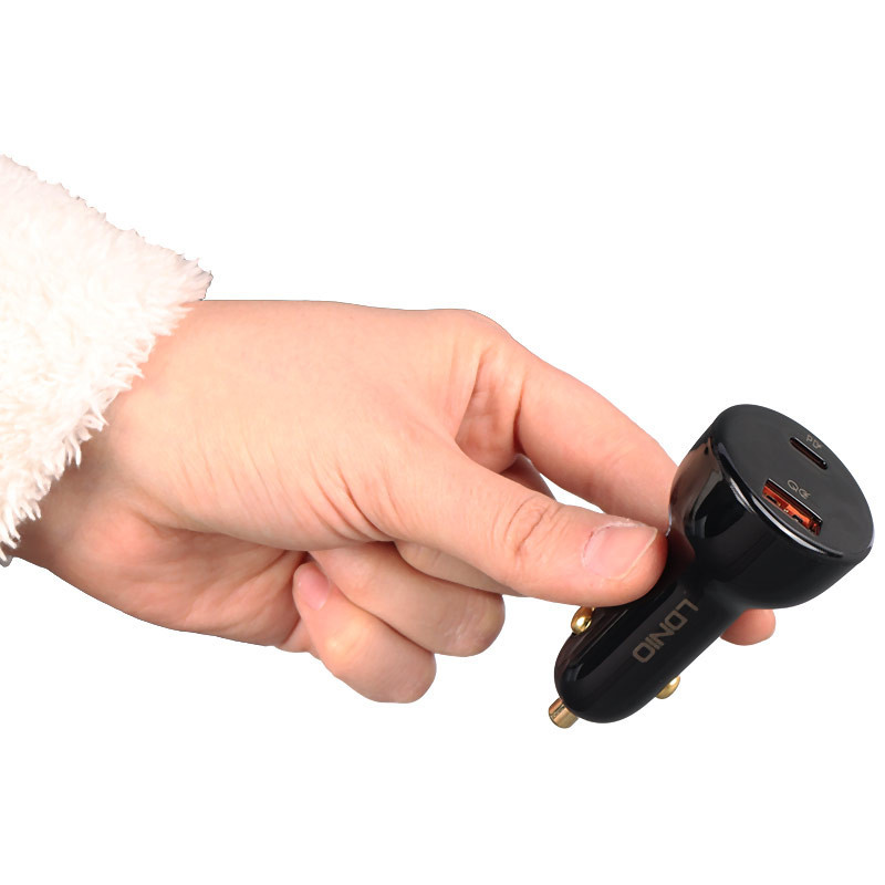 شارژر فندکی فست شارژ برای لپ‌تاپ و گوشی